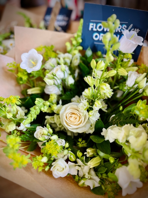 Mother's Day Florist Choice   Natural Neutrals